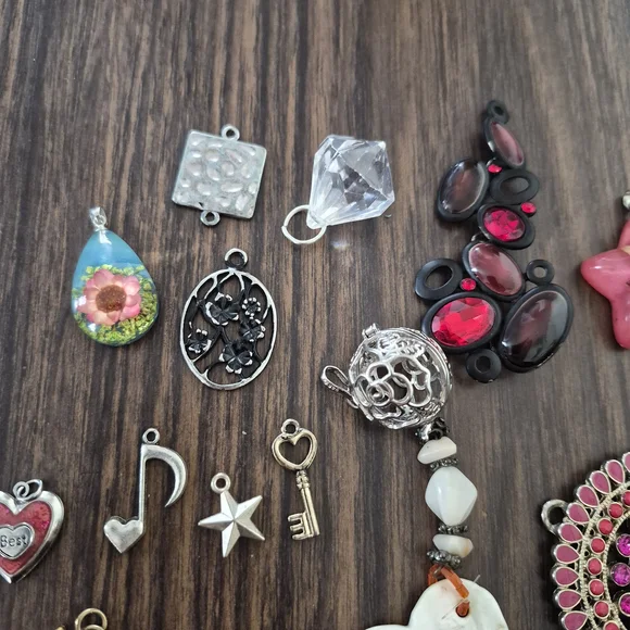 Elegant Multi-Color Charm Set - Picture 4 of 4